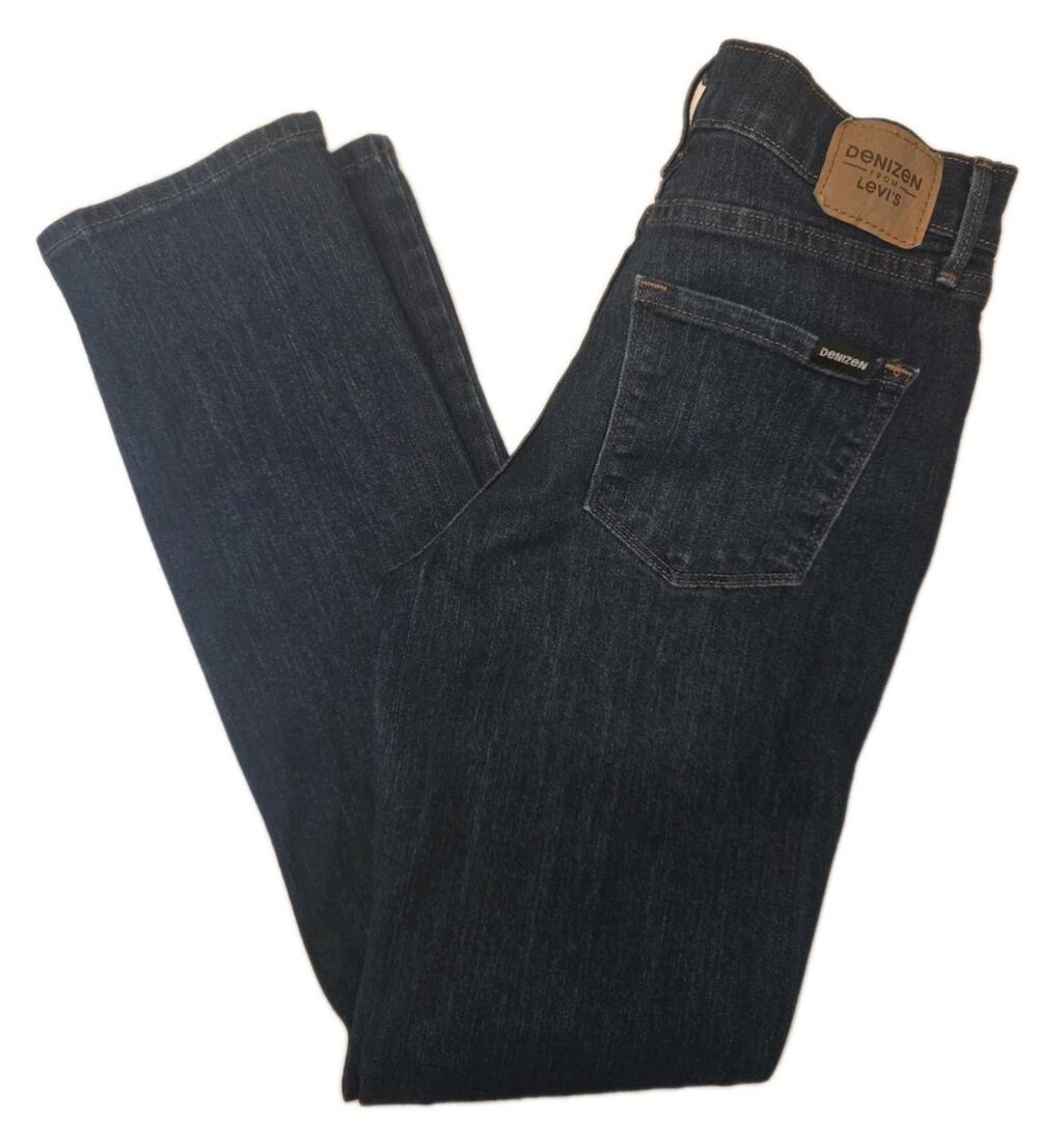 EUC Women's 28 x 30 Dark Blue Straight Leg Denizen from Levi's Jeans‎